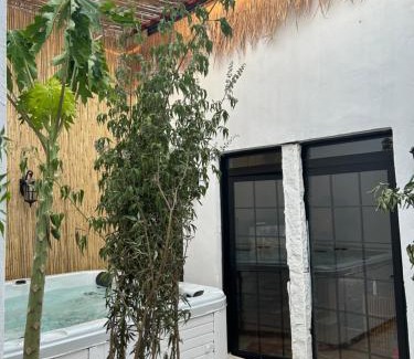Riyadh Apartment | كابينة دورين بوهيمي وجاكوزي كبير
