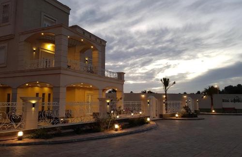 Unaizah Villa | منتجع القصر الأبيض