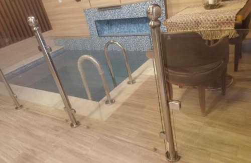 Al-Hofuf Ski Chalet | منتجع وأكواخ الأرازي