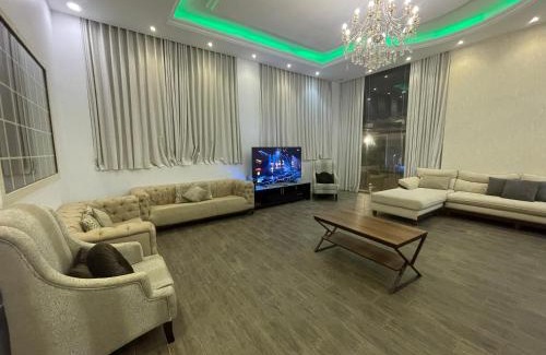 Dhahban Ski Chalet | منتجع واستراحة اليخت