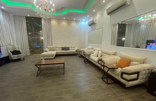Dhahban Ski Chalet | منتجع واستراحة اليخت
