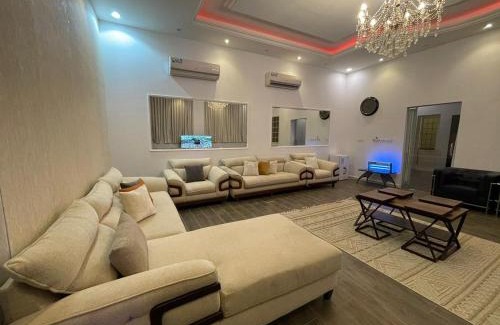 Dhahban Ski Chalet | منتجع واستراحة اليخت