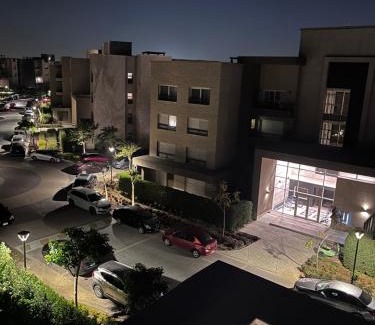Cairo Apartment | وحدة فندقية راقية قلب الشيخ زايد كمبوند الملوك