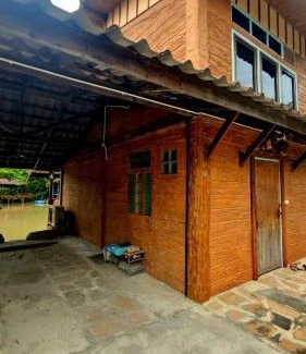 Si Racha Ski Chalet | คีรีนคร บางพระ รีสอร์ท