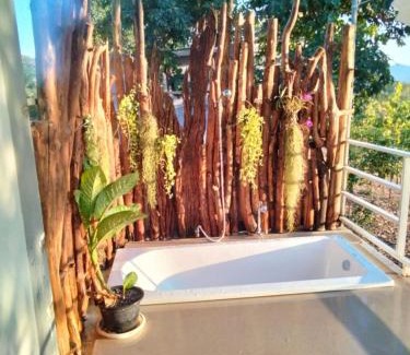 Tha Kradan House | บ้านสวนคึดฮอดโฮมสเตย์ ศรีสวัสดิ์ กาญจนบุรี