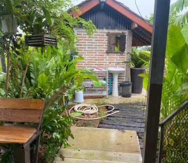 Khao Suan Kwang Boat Rental | บ้านอัญชัน