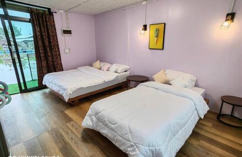 Khao Suan Kwang Boat Rental | บ้านอัญชัน