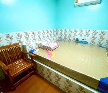 Ko Sichang House | สีชังสมายด์
