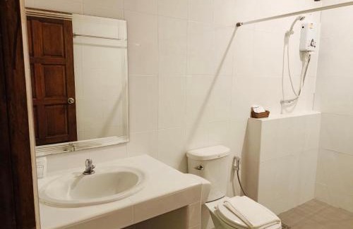 Sai Yok Hotel | เพชรมณีกาญจน์ บีช รีสอร์ท