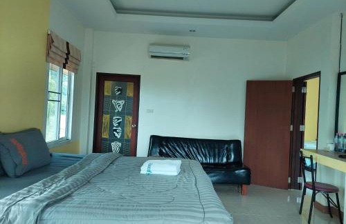 Pak Nam Pran Resort | แสงหิรัญ บีช รีสอร์ท