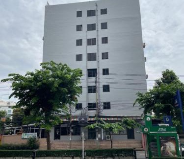 Bang Na Hotel | โรงแรมวินบางนา Win Bangna Hotel