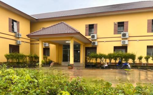 Amnat Charoen Hotel | โรงแรมเพ็ญพิศ
