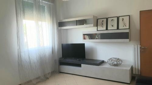 Imola Apartment | ᑢᗩSᗩ ᘻᗩᖴᗩᒪᗪᗩ zona stazione - centro con parcheggio interno