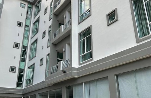 Mittakpheap House | 小白楼