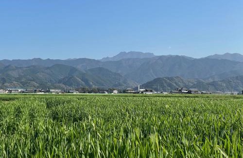 Tanbara House | 日常を忘れる静かな空間の宿クレンリネスDanDan