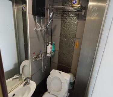 Mong Kok House | 旺角核心 步行3-5分钟到地铁 1-3人温馨房 免费高速WiFi Mong Kok Heart 3-5min Walk to MTR Cozy 1-3P Room Free High-Speed WiFi