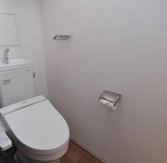 Marunouchi Apartment | 書斎でくつろぐスイートルーム
