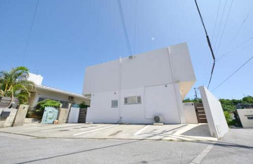 Enobi Apartment | 最大１０名宿泊可能 ２世帯や友人家族と過ごす沖縄