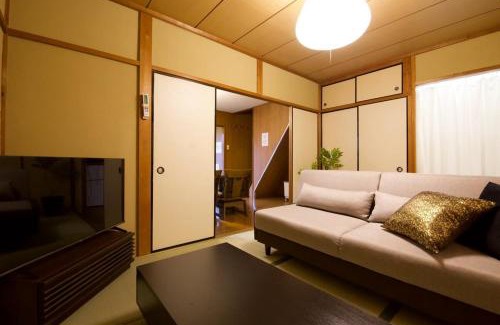 Nagawa Apartment | 東月光町戸建て