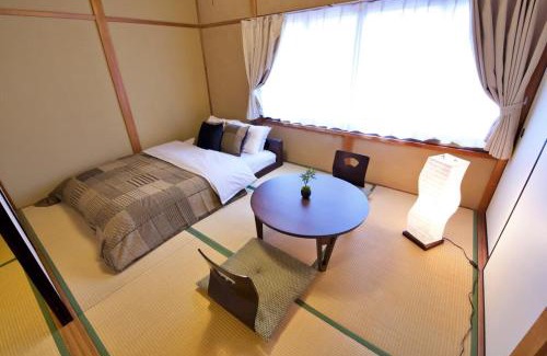 Nagawa Apartment | 東月光町戸建て
