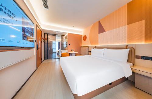 Pudong Hotel | 桔子上海浦东国际机场江镇酒店The hotel has designated shuttle buses to Pudong International Airport and Disneyland