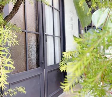 Tainan City Centre House | 梧同包棟民宿La Petite Maison I Entire House BnB I 寵物友善 I 國旅卡 I 出差商旅可報帳 I 電動麻將 I NETFLIX I Nintendo Switch I MOD I一軒家貸切