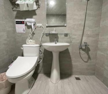 Taoyuan City Centre Hotel | 溫情自助旅店