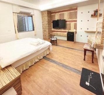 Dongshan House | 漫步河畔