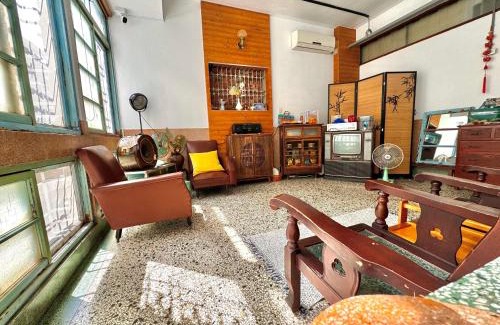 West Central District Hotel | 辣虎邸家 Love Here
