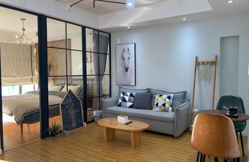 Yuzhong Apartment | 重庆云山民宿Clouds B&B in Jiefangbei