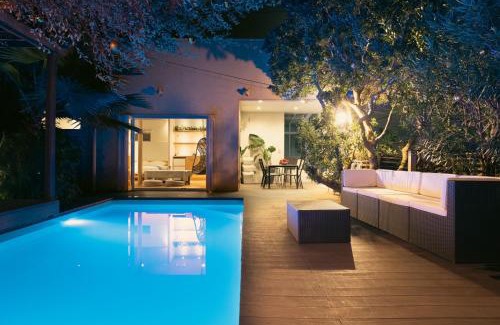 Kamakura Villa | 鎌倉カサブランカプールハウス - 温水プール & サウナ付貸別荘 - Private Villa