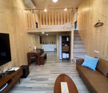 Emei Cabin | 雲彩小屋Clouds Camping House