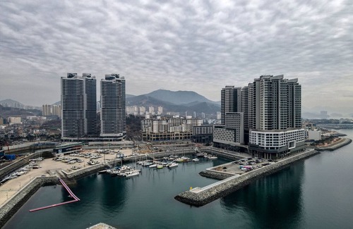 Yeosu Apartment | 바다와 공원을 품은 친환경 힐링 특권