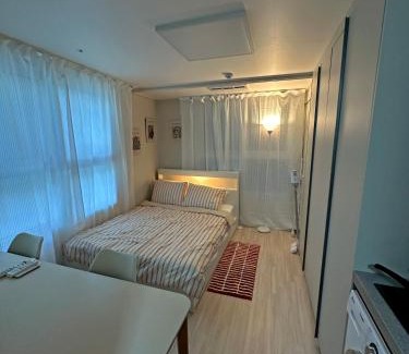 Bongcheon-dong Apartment | 서울대입구역 2호선 2분