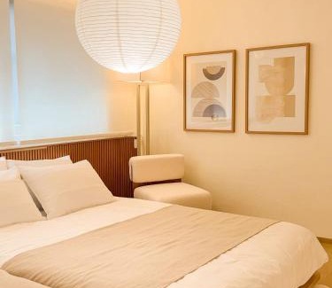 Yeonnam-dong Apartment | 연남동,경의선숲길,홍대입구2번출구,올리브영,연세대,세브란스병원,2룸3베드,Ak홍대쇼핑,짐보관