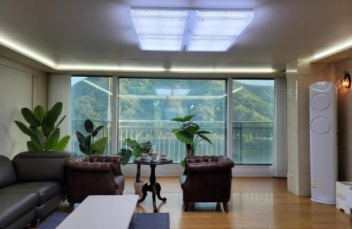 Chuncheon Apartment | 최고의뷰 강변리조트