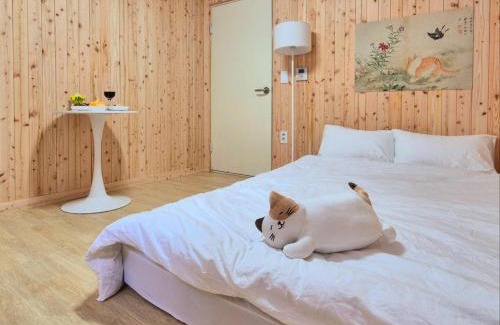 Suwon Apartment | #편백나무 #아지트 #Lucky Oasis #정자재래시장 #스타필드 #수원종합운동장 #커플추천 #낮시간이용가능 #평일할인