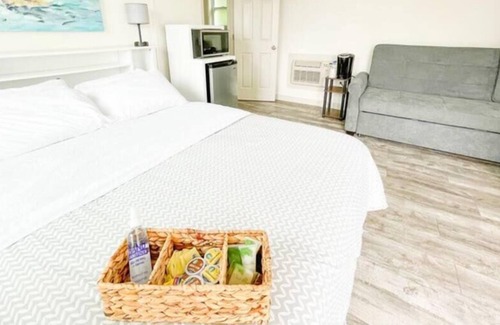 West Ocean City Resort | 01. Charming one-bedroom resort with pool