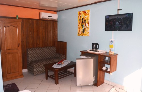 Kribi Bed & Breakfast | 01. Classic Double Room Ile d'Ouessant, 1 Double Bed, Ground Floor