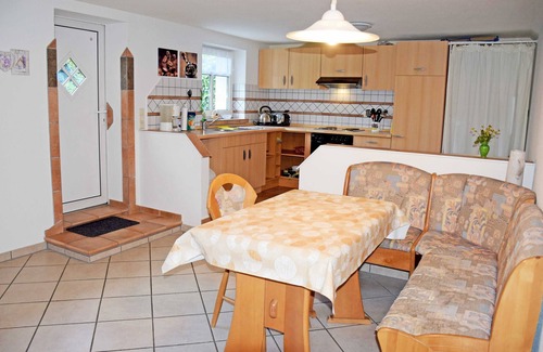 Putbus Apartment | 01 Ferienwohnung mit Gartenterrasse - Rügener Ferienwohnungen in Beuchow
