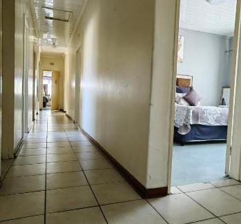 Emfuleni House | 016 Guest House