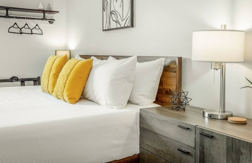 Lookout Valley Neighborhood Association Cabin | 02: The Wright Suite - A PMI Scenic City Vacation Rental