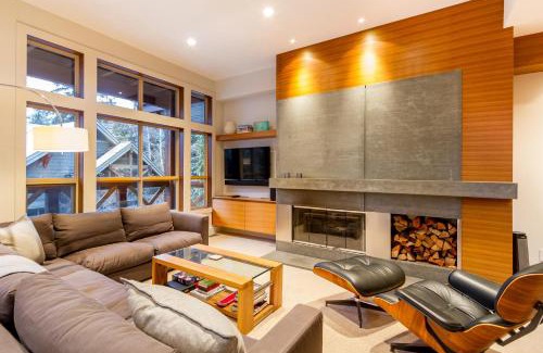 Blackcomb Apartment | 05 Forest Creek