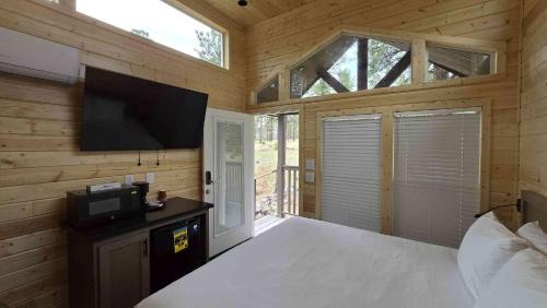 Valle Ski Chalet | 064B Grand Canyon South Rim Chalet with King Bed