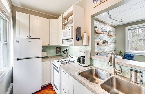 South Haven Condo | 1/2 Mi to Beach & Lake Michigan: Condo w/Pool!