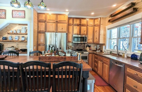 Meredith House | 1/4 Acre Woods on Lake Waukewan!