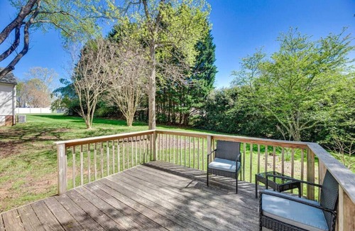 Kernersville House | 1.5 Miles to dwntwn, Beautiful 3bd, Huge 2 car gar
