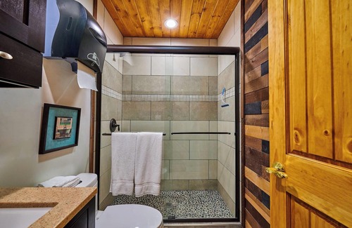 Big Bear House | 1 Acre Franksfort Mountain Retreat by Destination Big Bear : 1.25 Acre Resort with Spa, Beach Volleyball, Billiards & more!EV Charger!