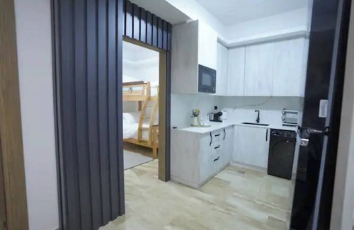 Amman Apartment | #1 Amazing and Modern Apt. Near US Embassy, Abdoun