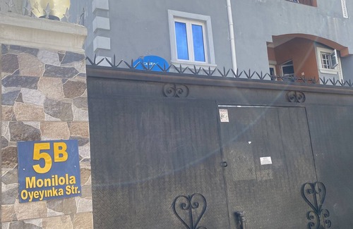 Ejigbo Apartment | 1 and 2 Bedroom Apt, 24/7 Light, Wifi Close tonIntl Airport.